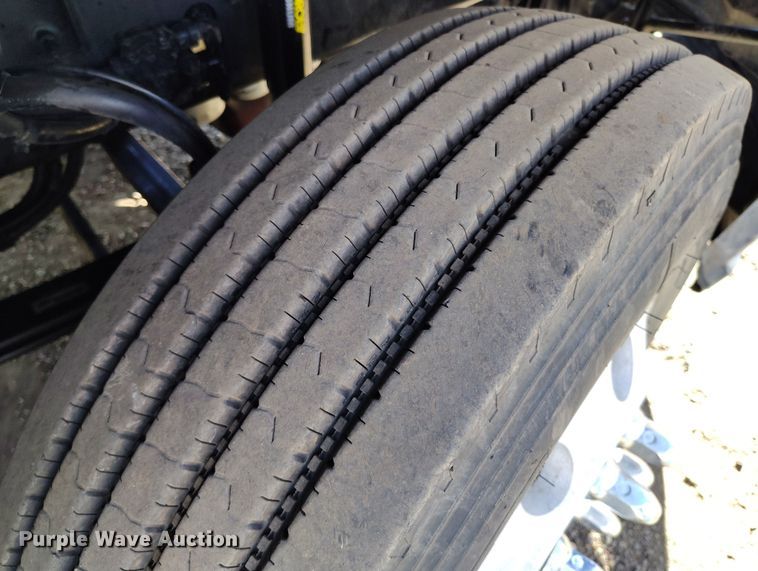 image for item BI9759 2014 Mack CXU semi truck