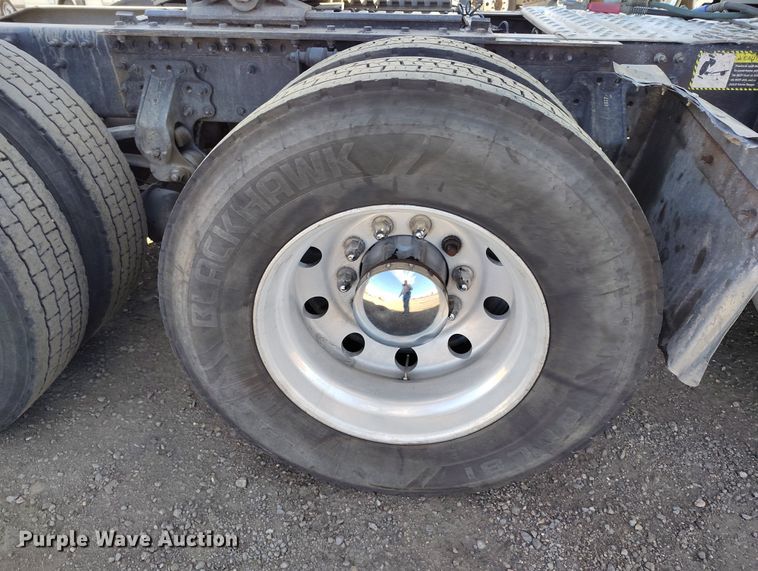 image for item BI9759 2014 Mack CXU semi truck