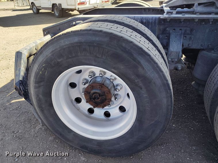 image for item BI9759 2014 Mack CXU semi truck