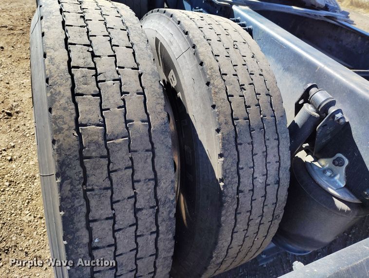 image for item BI9759 2014 Mack CXU semi truck