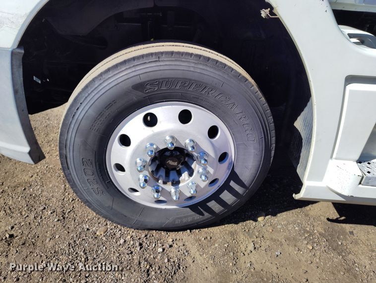 image for item BI9759 2014 Mack CXU semi truck