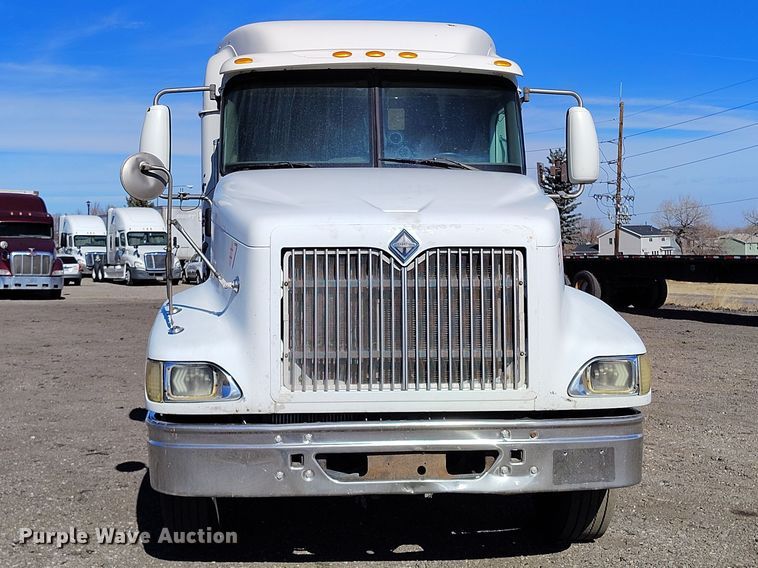 image for item BI9760 2005 International 9400i semi truck