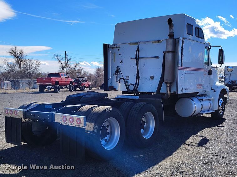 image for item BI9760 2005 International 9400i semi truck