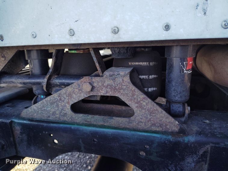 image for item BI9760 2005 International 9400i semi truck