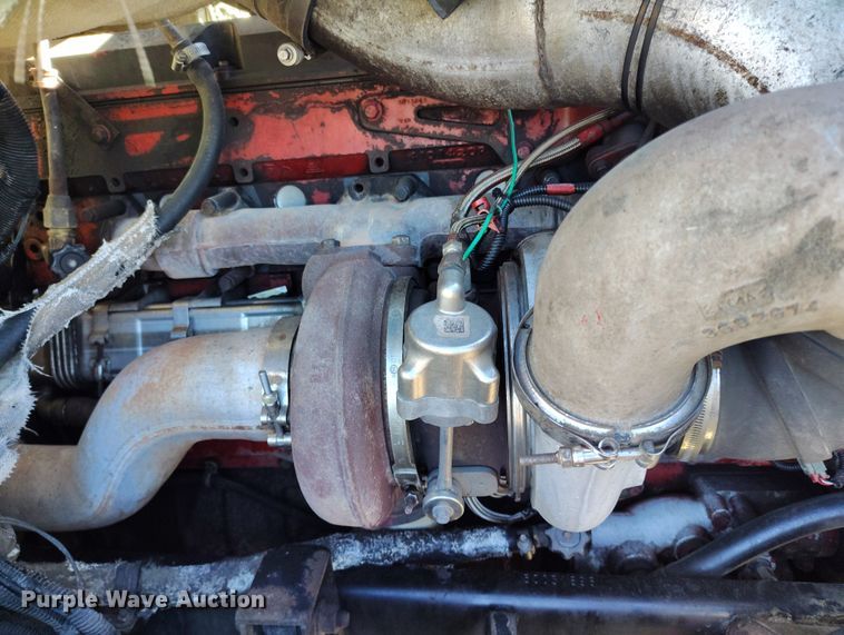 image for item BI9760 2005 International 9400i semi truck