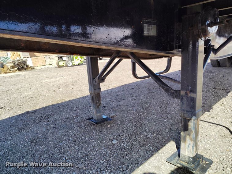 image for item BI9762 1994 Fruehauf PBA-NF2S-45N flatbed trailer