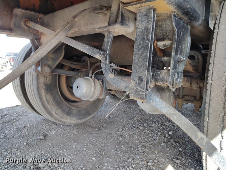 image for item BI9762 1994 Fruehauf PBA-NF2S-45N flatbed trailer