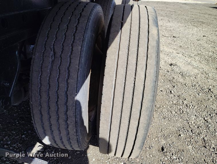 image for item BI9762 1994 Fruehauf PBA-NF2S-45N flatbed trailer