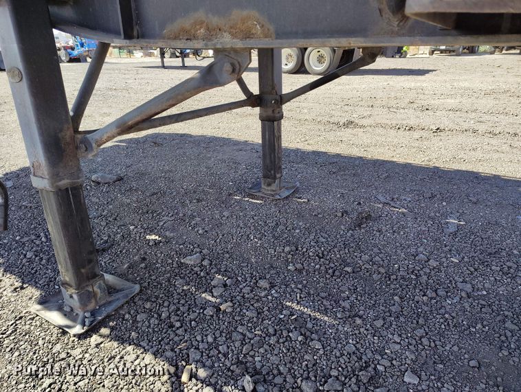 image for item BI9763 2006 Transcraft SF-650H S2 flatbed trailer