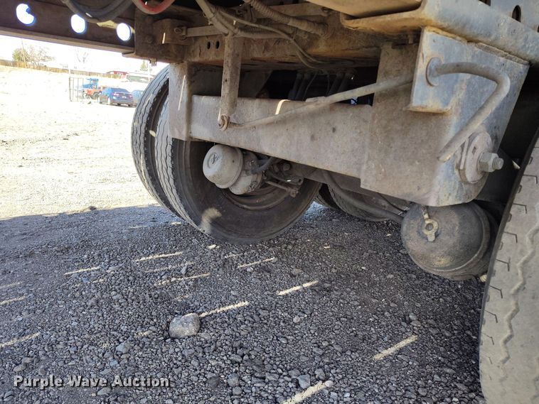 image for item BI9763 2006 Transcraft SF-650H S2 flatbed trailer