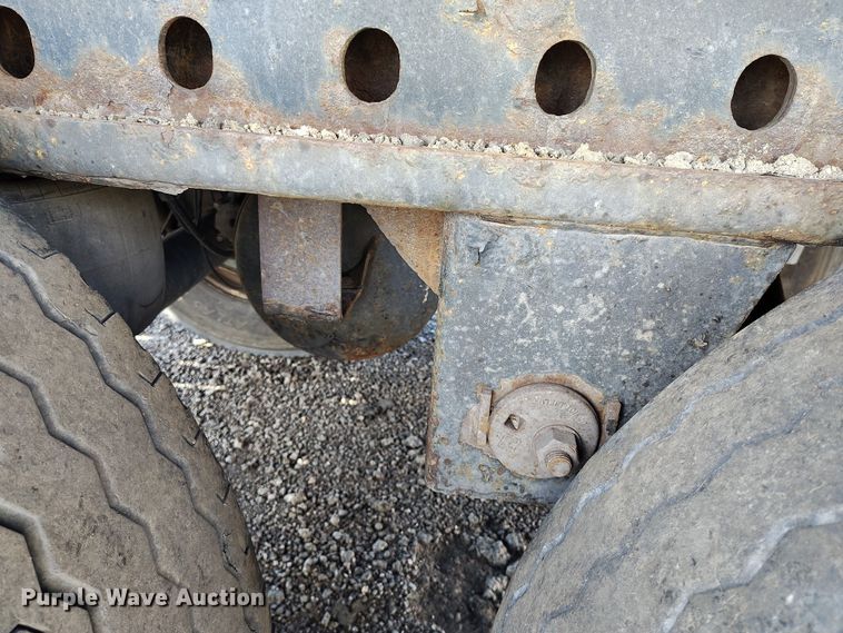 image for item BI9763 2006 Transcraft SF-650H S2 flatbed trailer