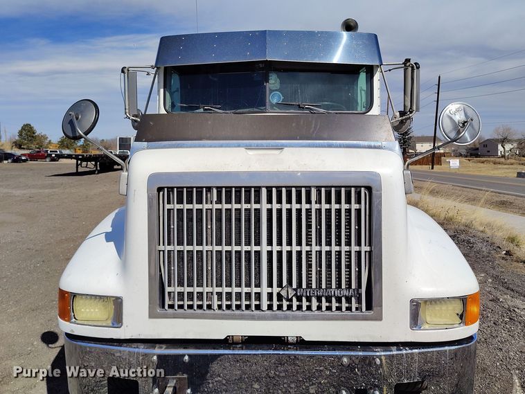 image for item BI9766 1996 International 9200 semi truck