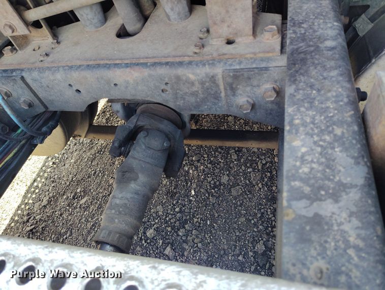 image for item BI9766 1996 International 9200 semi truck