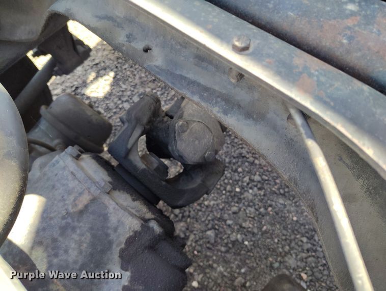 image for item BI9766 1996 International 9200 semi truck