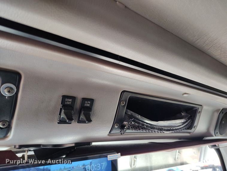 image for item BI9766 1996 International 9200 semi truck