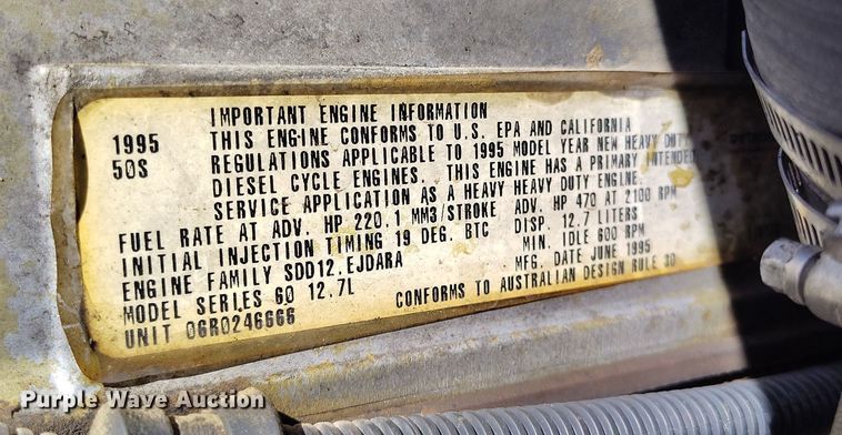 image for item BI9766 1996 International 9200 semi truck