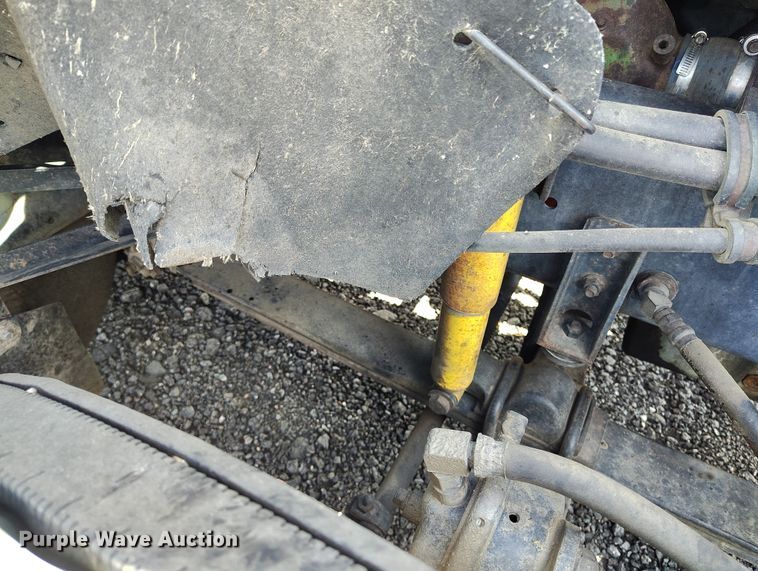 image for item BI9766 1996 International 9200 semi truck