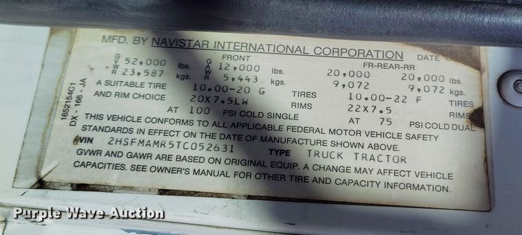 image for item BI9766 1996 International 9200 semi truck