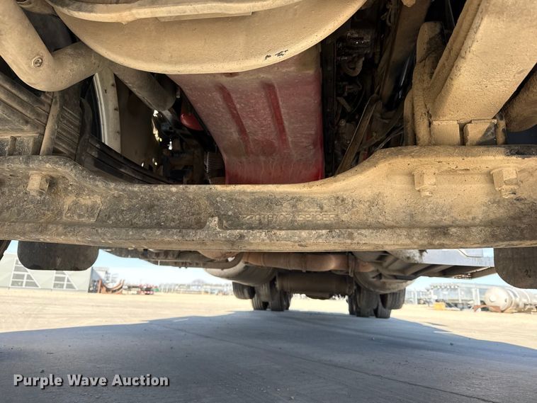 image for item DQ4337 2018 Peterbilt 389 semi truck