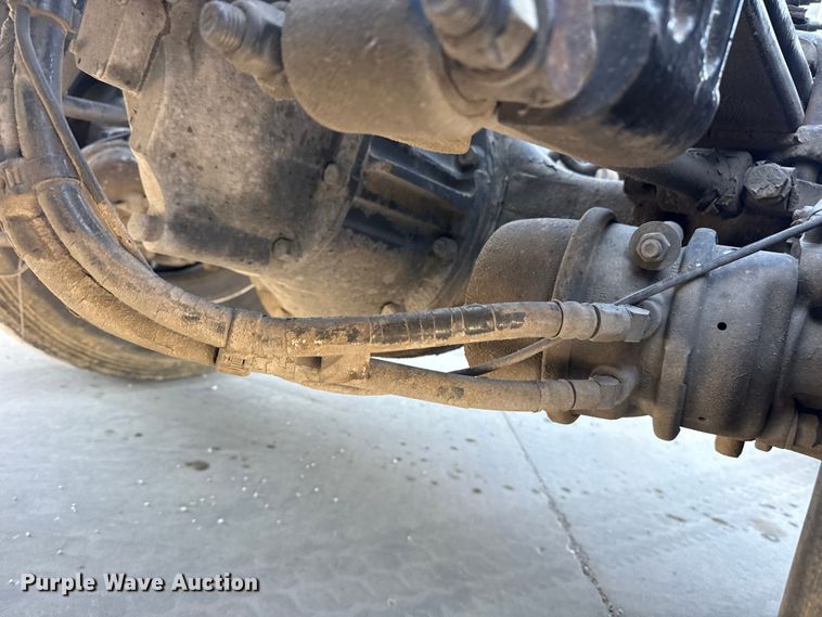 image for item DQ4337 2018 Peterbilt 389 semi truck