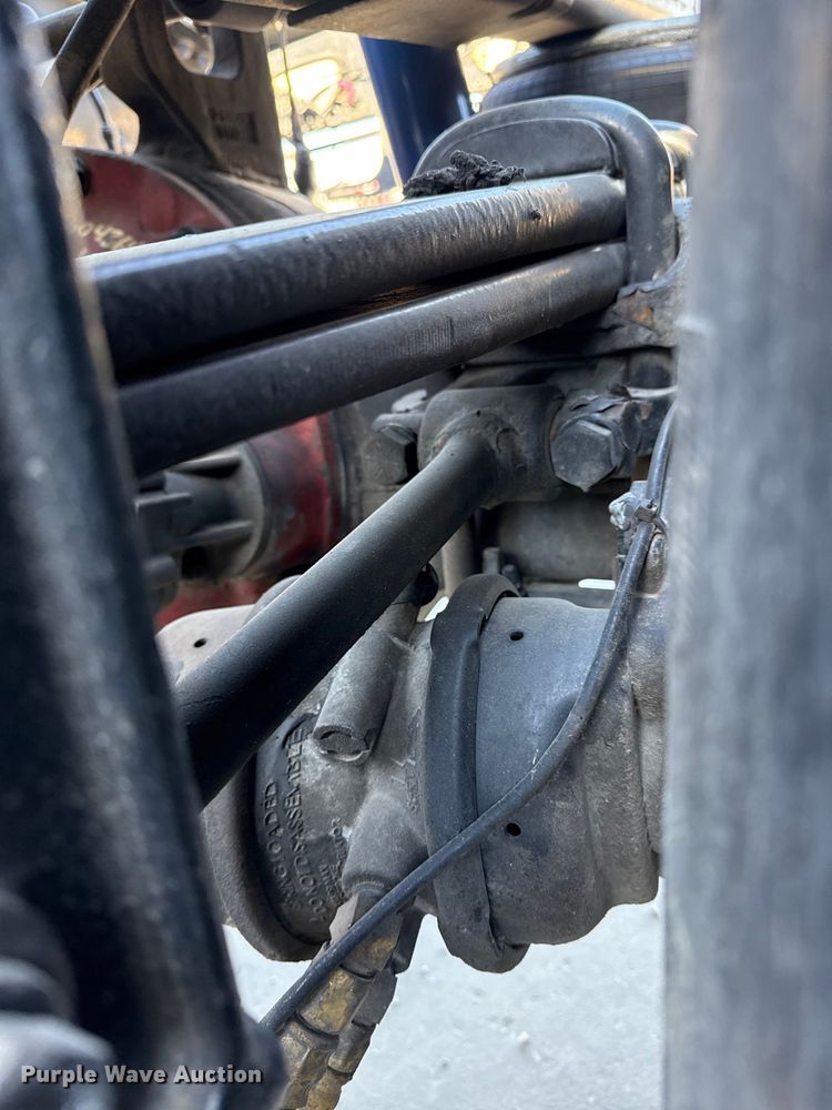 image for item DQ4337 2018 Peterbilt 389 semi truck