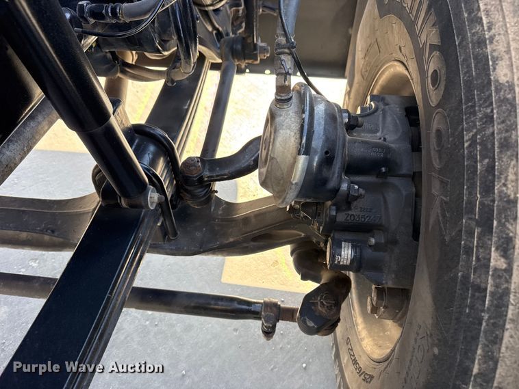 image for item DQ4337 2018 Peterbilt 389 semi truck