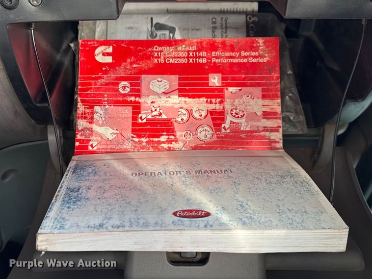 image for item DQ4337 2018 Peterbilt 389 semi truck