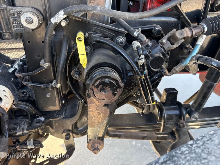 image for item DQ4337 2018 Peterbilt 389 semi truck