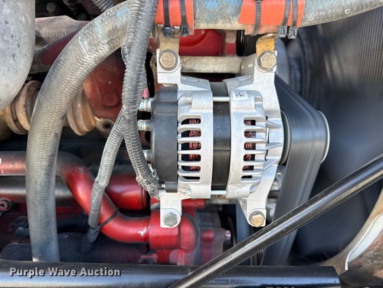 image for item DQ4337 2018 Peterbilt 389 semi truck