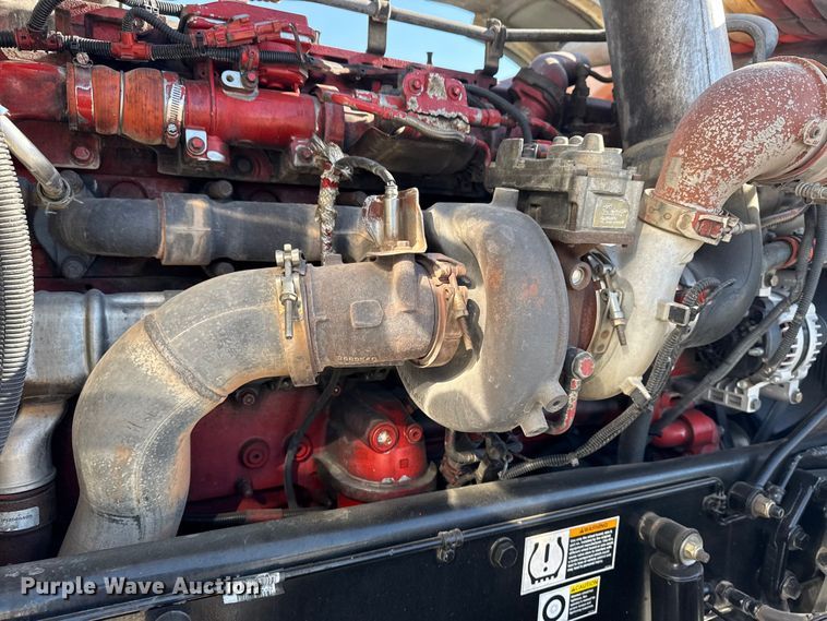 image for item DQ4337 2018 Peterbilt 389 semi truck