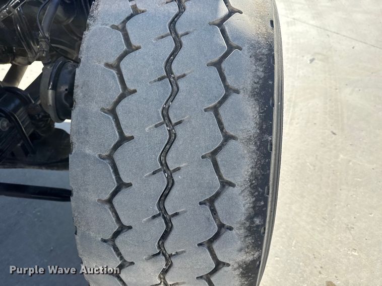 image for item DQ4337 2018 Peterbilt 389 semi truck