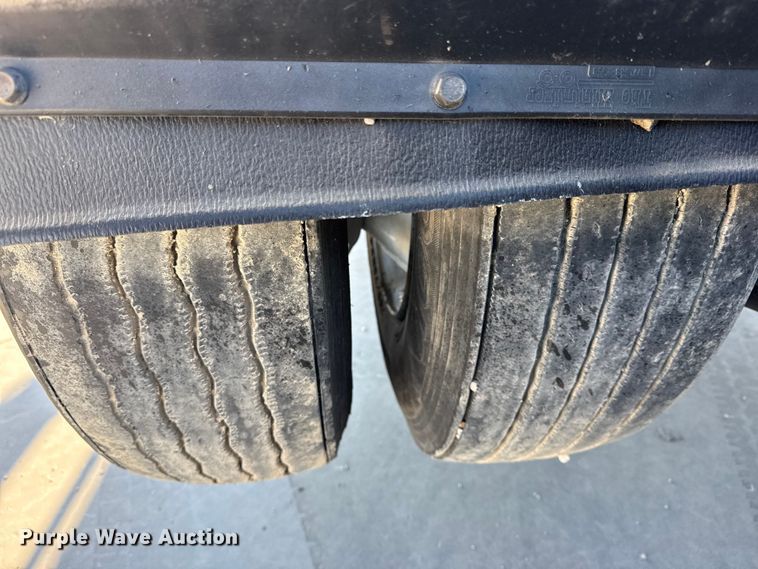 image for item DQ4337 2018 Peterbilt 389 semi truck