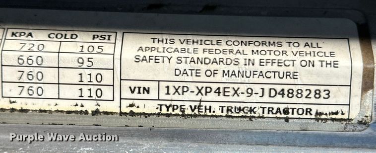 image for item DQ4337 2018 Peterbilt 389 semi truck