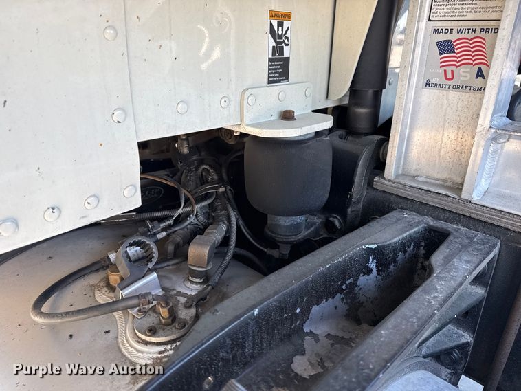 image for item DQ4338 2019 Peterbilt 389 semi truck