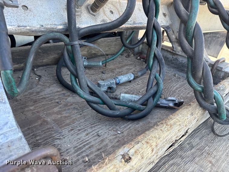 image for item DQ4338 2019 Peterbilt 389 semi truck