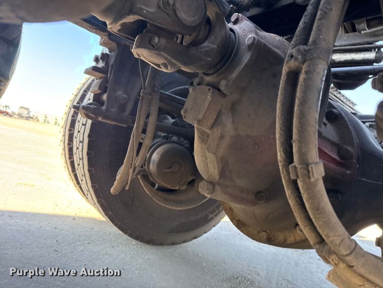 image for item DQ4338 2019 Peterbilt 389 semi truck