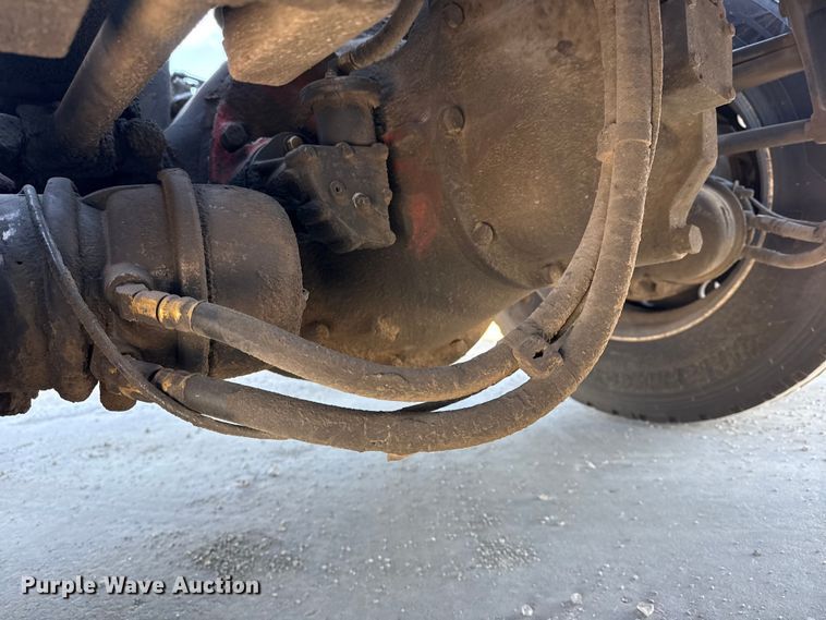 image for item DQ4338 2019 Peterbilt 389 semi truck