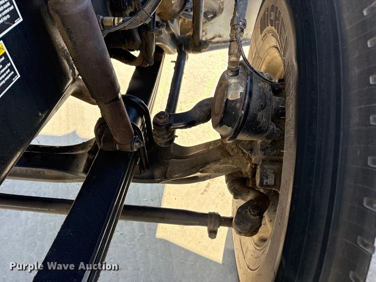 image for item DQ4338 2019 Peterbilt 389 semi truck