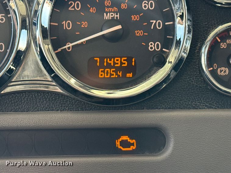 image for item DQ4338 2019 Peterbilt 389 semi truck