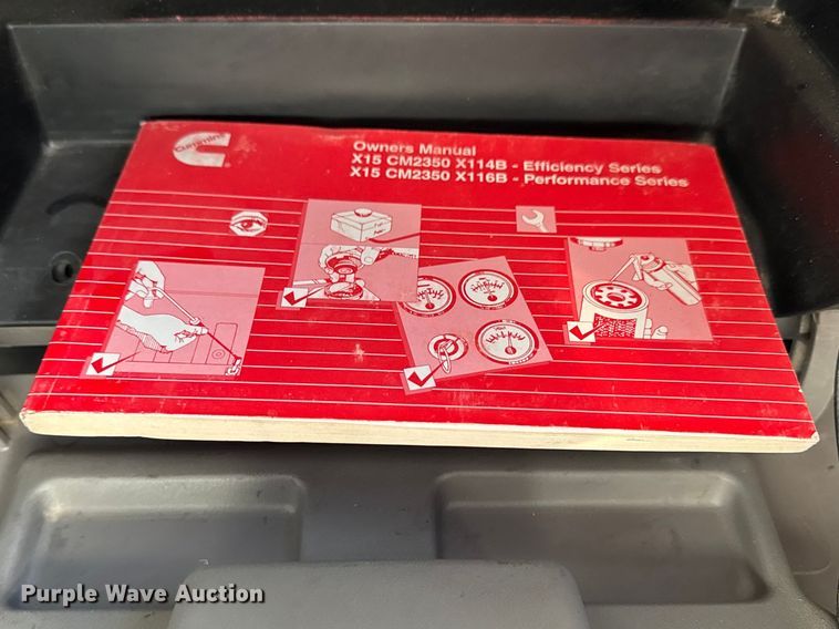 image for item DQ4338 2019 Peterbilt 389 semi truck