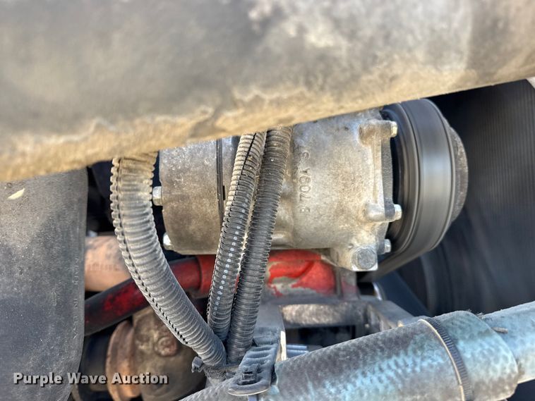 image for item DQ4338 2019 Peterbilt 389 semi truck