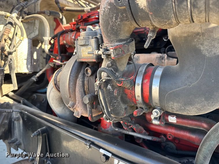 image for item DQ4338 2019 Peterbilt 389 semi truck