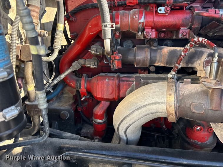 image for item DQ4338 2019 Peterbilt 389 semi truck