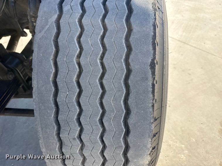 image for item DQ4338 2019 Peterbilt 389 semi truck