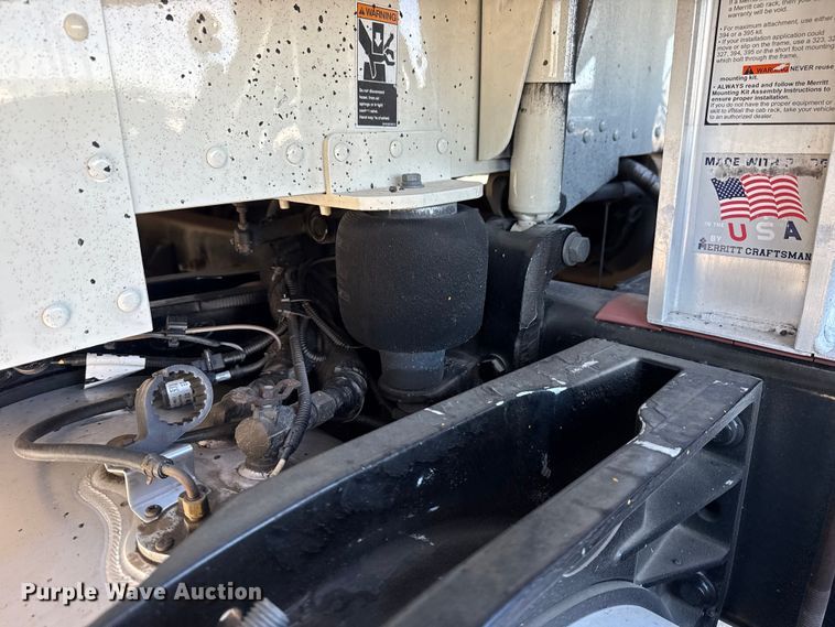 image for item DQ4339 2019 Peterbilt 389 semi truck