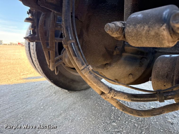 image for item DQ4339 2019 Peterbilt 389 semi truck