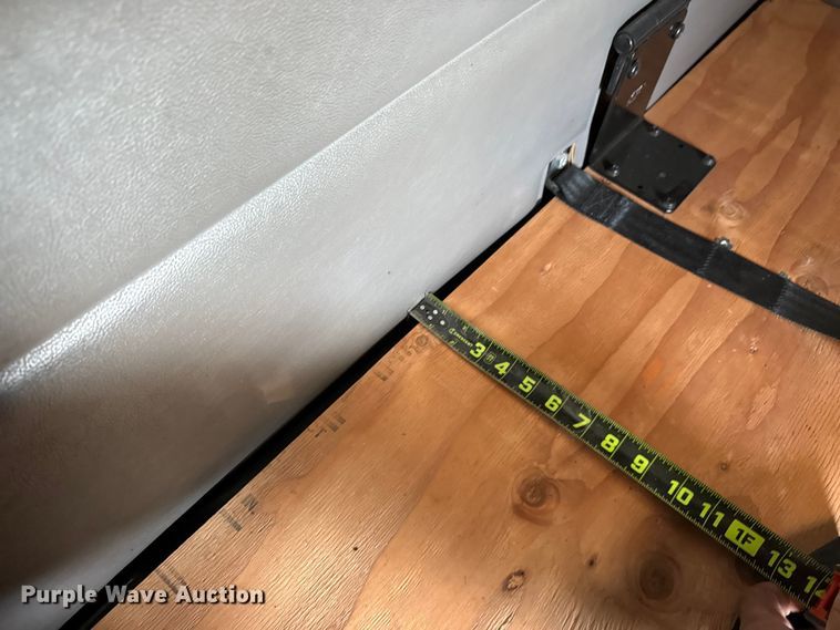 image for item DQ4339 2019 Peterbilt 389 semi truck