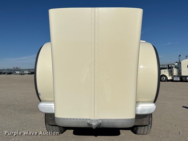 image for item DQ4339 2019 Peterbilt 389 semi truck