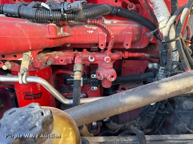 image for item DQ4339 2019 Peterbilt 389 semi truck