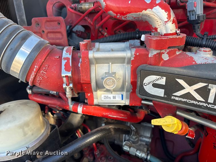 image for item DQ4339 2019 Peterbilt 389 semi truck